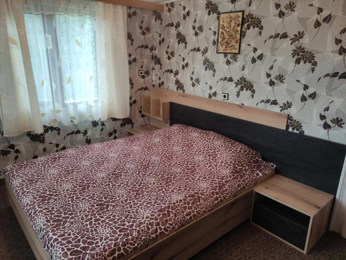 Holiday Home Lyubovo Gabrovo Extérieur photo