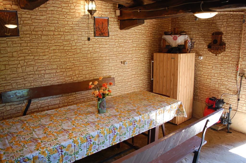 Holiday Home Lyubovo Gabrovo Extérieur photo