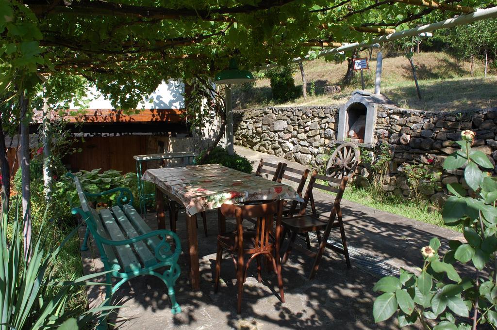 Holiday Home Lyubovo Gabrovo Extérieur photo